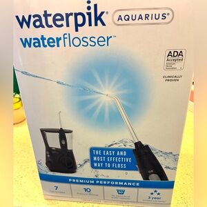 NEW Waterpik Aquarius Water Flosser